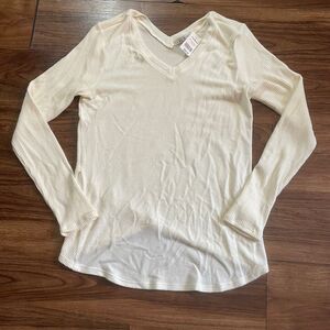NWT Red Haute V Neck Cozy Top Long Sleeve Sweater White Shirt Womens Size XS